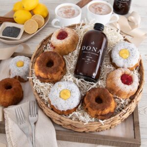 Chai And Bundt Cakes Gift Basket 1000x1000.jpg